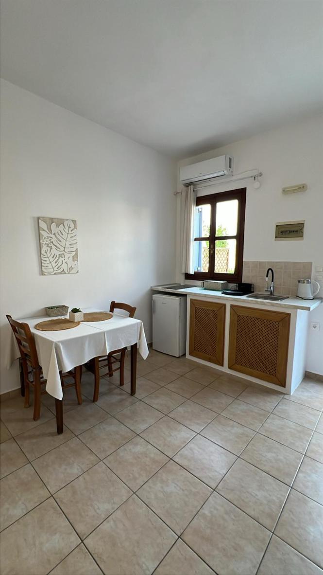 Aparthotel Taxiarchis Symi Exterior foto